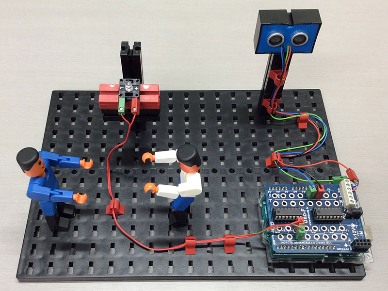 久しぶりの再会に喜んでいるフィッシャーくん