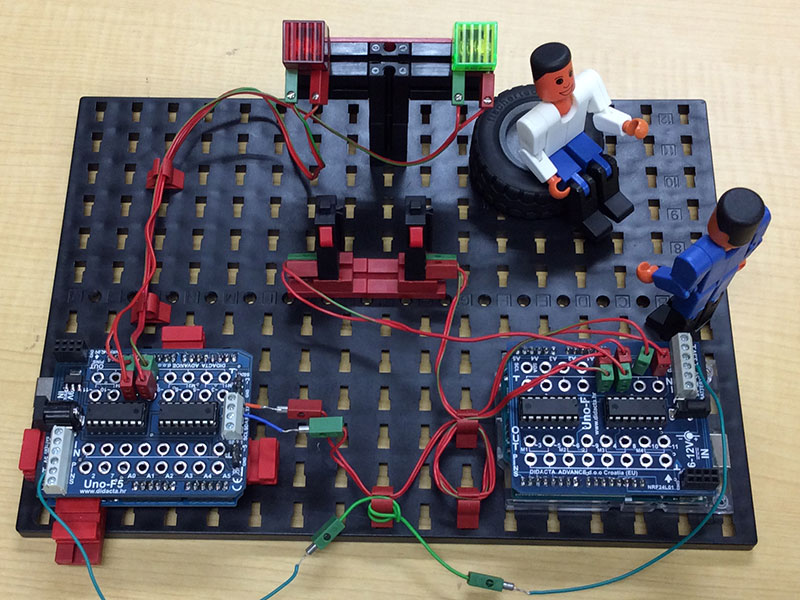 雑談しているフィッシャーくん